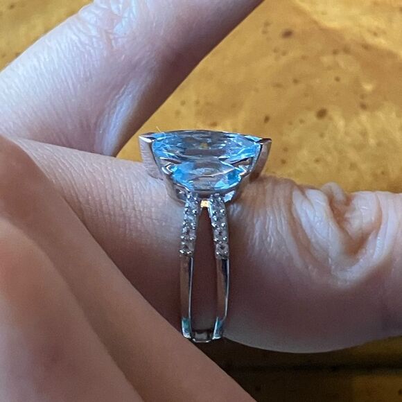 Sky Blue Topaz Sterling Silver Ring Size 5.75 - Picture 3 of 9